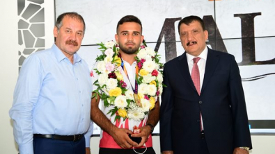 Başkan Gürkan Sporcumuzun Başarısı Bizleri Gururlandırmıştır