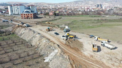 Elazığ Belediyesi Yeni Yol Çalışmalarını Sürdürüyor