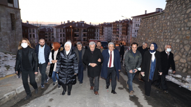 Gelincik Tepesi’ndeki Ailelere Sürpriz Ziyaret