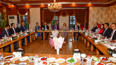 Kaymakamlara Veda Yemeği