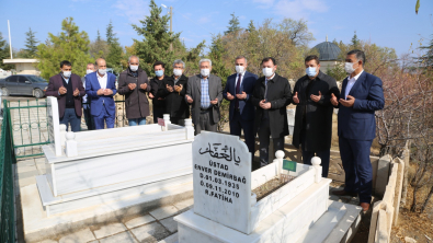 Üstat Enver Demirbağ Mezarı Başında Anıldı