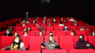 Vali Baruş Öğrencilerle “Akif” Filmini Seyretti
