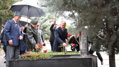 Vali Ersin Yazıcı 18 Mart Çanakkale Zaferi Anma Programına Katıldı