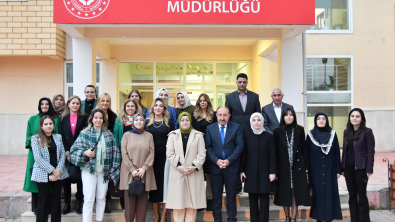 Vali Eşi Hanife Yazıcı; Miad Evlerindeki Çocuklarla İftar Yemeği