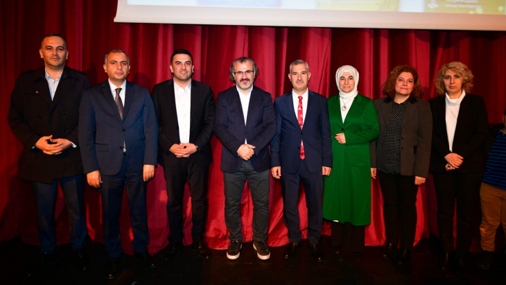 Aile, Sağlıklı Nesillerin Yetiştirilmesinde Önemli Bir Rol Üstlenmektedir