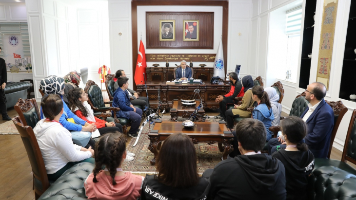 Başkan Güder, Başarılı Sporcularla Buluştu