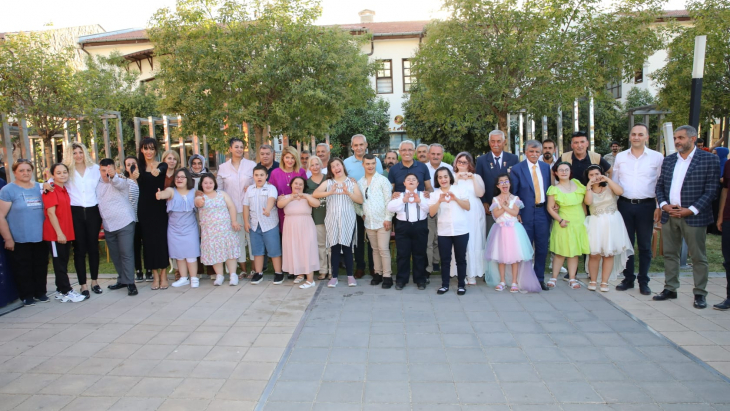 Başkan Güder Down Sendromlu Çocukların Gösterisine Katıldı