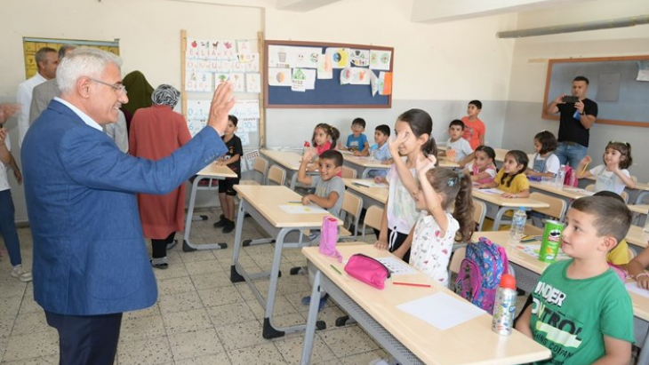 Başkan Güder’den Öğrencileri Sevindiren Ziyaret