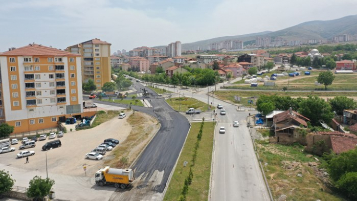 Büyükşehir Belediyesi yol ve asfalt çalışmaları devam ediyor