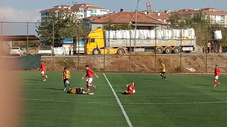 U 18 Gençler Futbol Ligi 12 Hafta Karşılaşmaları Devam Etti