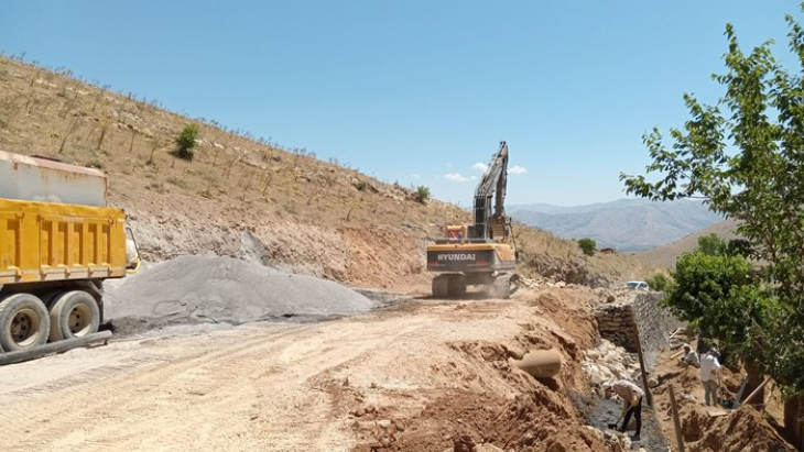 Üzümlü Mahallesi’nin Yolu Güvenli Hale Getiriliyor