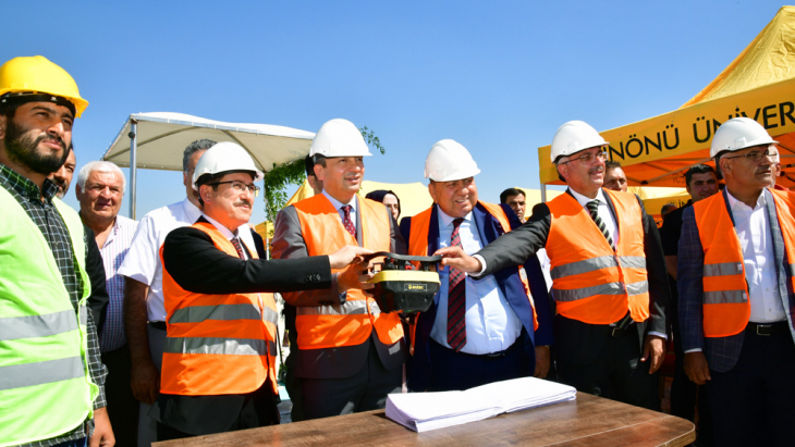 Vali Hulusi Şahin Adnan Başdemir Ortaokulu Temel Atma Törenine Katıldı